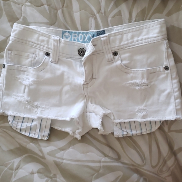 Shorts - Picture 3 of 5
